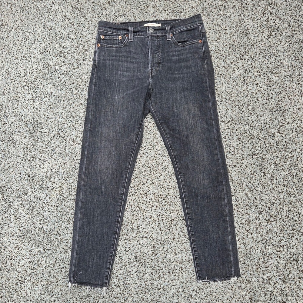 Levi's Wedgie Skinny Jeans Distressed Hem Black Wash Denim Women's Size‎ 29